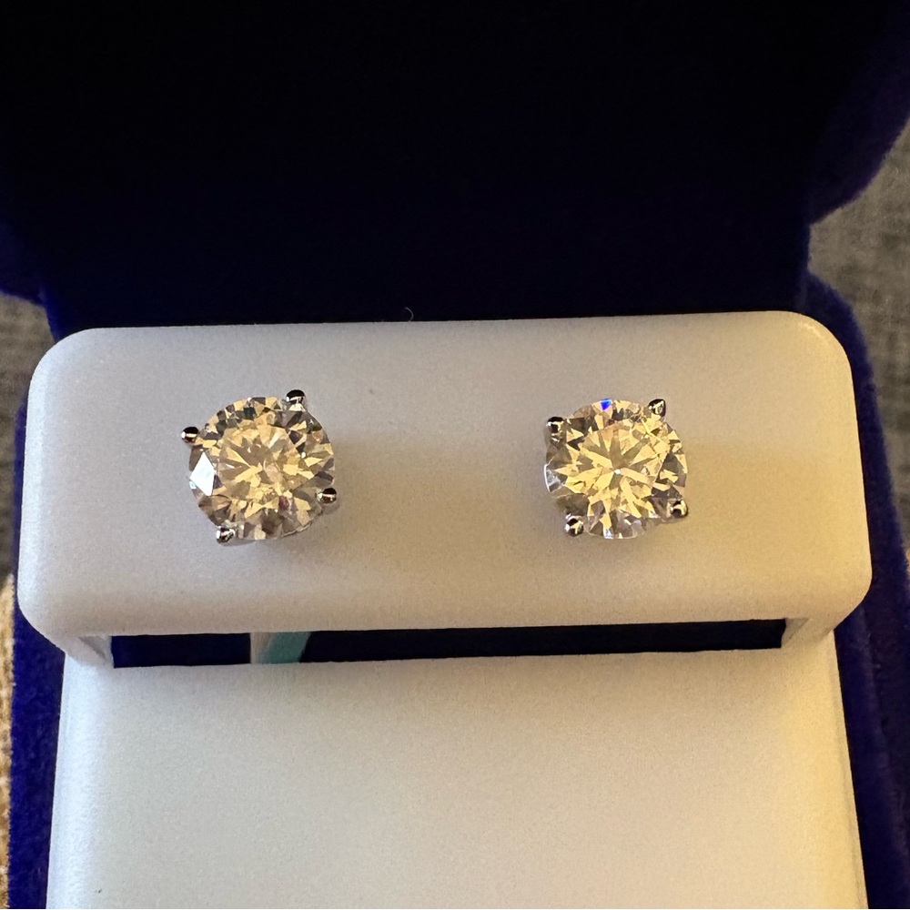 Solid Sterling Silver 1.6 Carat Round Cut VVSD Moissanite Earrings